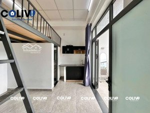 phòng có gác lửng ban công và cửa sổ trời ngay chợ an nhơn