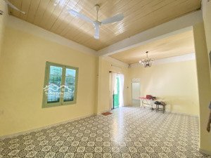 bán biệt thự pháp cổ mặt tiền khu vip gần đường lê lợi - trái tim tp huế