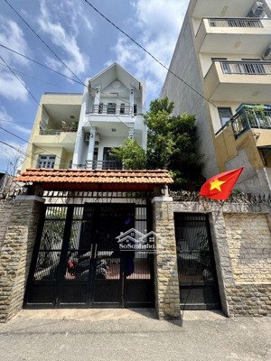 hẻm xe tải sân vườn 96m bùi quang là 8.6 tỷ