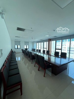 bán tòa nhà vp 10 tầng, mặt tiền hiếm gặp 15m, 3 mặt thoáng, mặt phố hoàng quốc việt, 210 tỷ