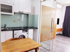 bán nhà mt huyền quang. gần chợ tân định. kc: 5 tầng với 14 phòng, full nội thất. chào: 28.5 tỷ tl