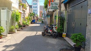 bán nhà hxh tránh,đồng đen, khu vip bàu cát 4 tầng btct ,5 phòng ngủ ,12.x tỷ