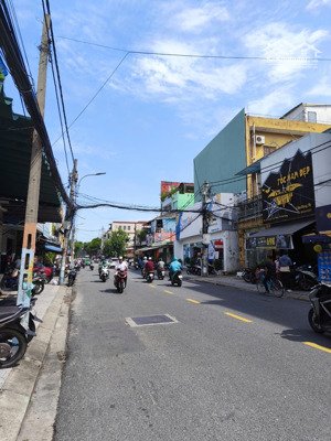 bán 2 căn nhà mt trần cao vân khu buôn bán sầm uất - giá 8 tỉ xx. lh 