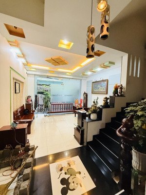 thoại ngọc hầu nhà 4 tầng mặt tiền ngang 5,6m dài 17m giá 13,9 tỷ -5pn-nhà nở hậu ,hoàn công .