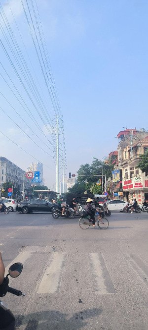 cơ hội sở hữu lô đất phân lô vỉa hè la khê hơn 50m,mặt tiền 4.7m chỉ 12.9tỷ.