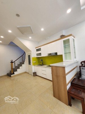 văn hương, đống đa. dt 38m² x 5 tầng, mt 3,5m, giá 6,9 tỷ. full nội thất, ngõ thông.