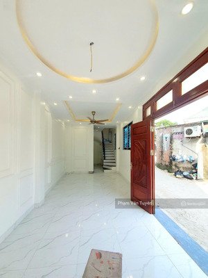 bán nhà 40m2 x 4 tầng, lô góc gần ủy ban phường tây mỗ, giá 7.35 tỷ, lh 