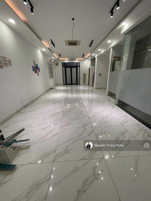 cho thuê tầng trệt nhà phố 126m2, lối đi riêng, máy lạnh, máy che đầy đủ tại vinhomes grand park