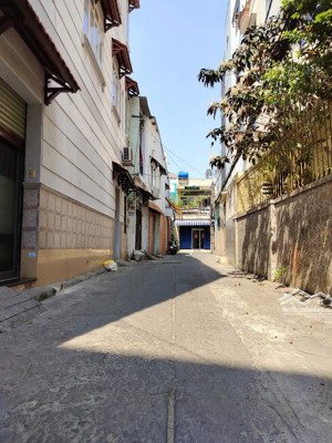 căn góc hai mặt tiền ông ích khiêm, quận 11, dt 4,3x15 m, 1 trệt, 2 lầu, giá 9 tỷ tl