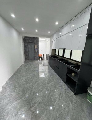 siêu phẩm đống đa láng trung - cách 10m ô tô - thông tứ tung - nhà mới thang máy