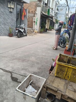 nhà đẹp 4 tầng hẻm xe hơi kế bên phú mỹ hưng đang tìm chủ mới- 225m - 4 pn khép kính