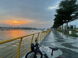 bán nhà đối diện vạn phúc city 60.5m2, ngang 4m, nở hậu 3 phân, giá chỉ 5.4 tỷ