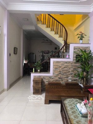 tôi chuyển về quê sinh sống nên cần bán lại nhà ở ngõ làng bún phú đô.