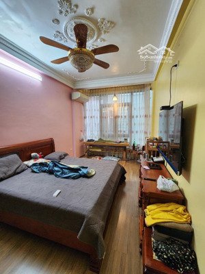 bán nhà đẹp trung liệt - đống đa - dt 49m2 - giá siêu rẻ chỉ 12 tỷ nhà 4 tầng dân xây chắc