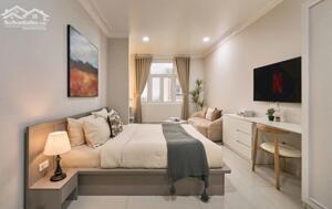 Căn Hộ Cửa Sổ Trời Có Bồn Tắm Ngay Sân Bay TSN Quận Tân Bình