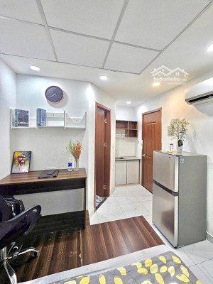 chính chủ cho thuê studio full nội thất ngay hàng xanh gần các trường đh và nhiều tiện ích xquanh