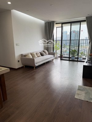 em cần bán căn hộ toà nhà 6th element khu đô thị tây hồ tây.