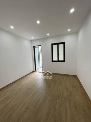 bán nhà mạn ba đình ở ngay, an sinh tốt giá hợp gia đình sống giản dị !