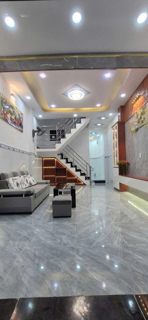 bán nhà 3 tầng đẹp 1225 phạm thế hiển p.bình đông full nội thất cao cấp,sổ riêng, giá 5.87 tỷ