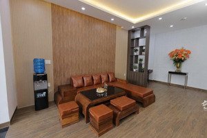 (ncc) cho thuê nhà 5pn có thang máy đường 10m5 gần hồ nghinh sát biển phạm văn đồng