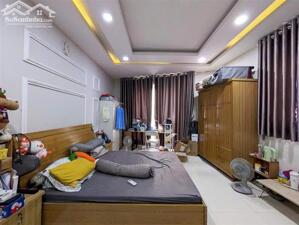 Bán nhà hẻm XH Phú Nhuận, giáp Phan Xích Long, 4 Tầng, 62m2, 6Pn, gần công viên, chỉ 10.x Tỷ