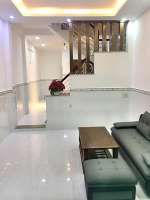 bán nhà 2 tầng lô góc shr 4 x 12m tân chánh hiệp q12 xe hơi đỗ cửa