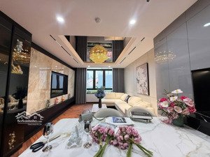 phong cách châu âu - nội thất luxury - 7 tầng thang máy, ô tô 7 chỗ, vài bước chân ra phố -