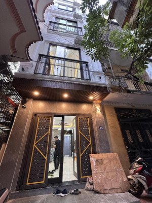 bán nhà trung tâm đống đa, cách oto dừng đỗ 20m, nhà 40m2 - 6 tầng thang máy