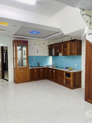 chính chủ bán nhà 2,5 tầng đường 7,5m mẹ thứ - hòa xuân - hướng nam , vị trí kinh doanh, giá tốt