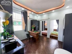 Cho thuê căn hộ 2PN có ban công gần sân bay Tân Sơn Nhất, Quận Tân Bình