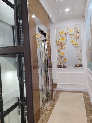 tt cầu giấy mặt phố - nhà mới 6tầng thang máy - sổ đẹp - gara ô tô - mặt tiền rộng - vừa ở vừa kinh