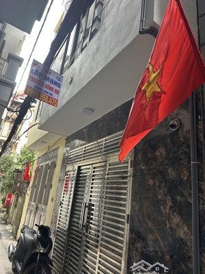 bán nhà ngọc thuỵ 40m thang máy nhập full nội thất sổ đẹp nở hậu