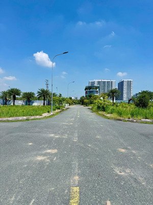 nóng hổi chỉ 5,130/tỷ nhanh tay sở hữu ngay lô sạch đẹp mới ra lò ở centana.