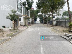 đón đầu gia lâm lên phường: đất lô góc 60,7m2 tđc trâu quỳ view vườn hoa đẹp, gần shophouse, sổ đỏ