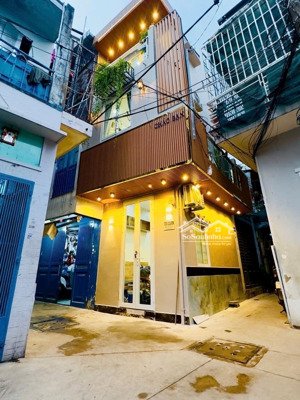 tân bình, nhà lạc long quân, p10, nhà bé bé xinh xinh đủ nội thất đẹp, ở liền dc ngay, chỉ 2,7 tỷ