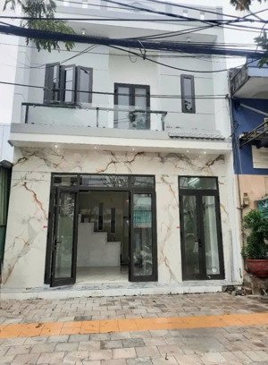 tôi cần bán nhà 2 tầng mặt tiền đường 7m5 phan bá phiến , sơn trà ( cách biển 300m )