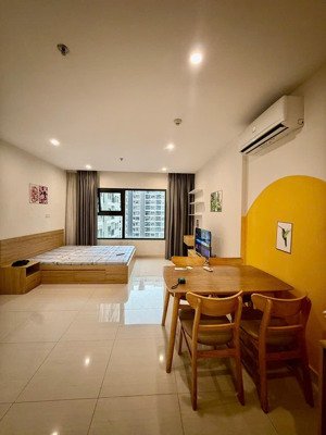 cần bán stuido tại vinhomes ocean park1 33m tầng trung full đồ sẵ số cầm tay.