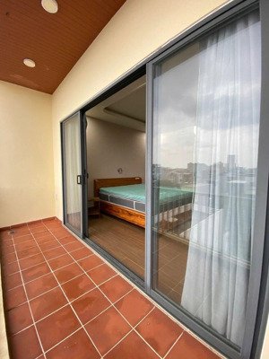 bán toà căn hộ biển sơn thuỷ 5 tầng - dt 115m2 ngang 5m - 8 phòng - dthu 40tr/tháng