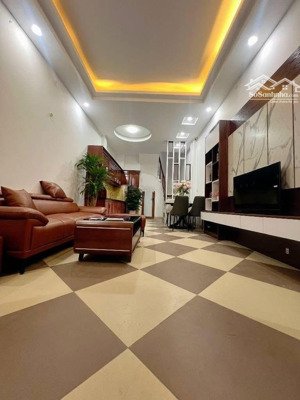 bán nhà ngõ văn chương - 36m2 x 5 tầng đẹp nhất khu vực