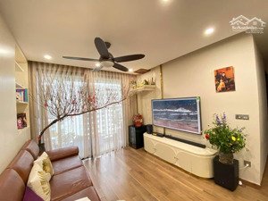 quỹ căn hộ 1_2 _3 phòng ngủ tòa 6th element mới nhất _ tầng đẹp _ view hồ _slo oto _ giá thỏa thuận