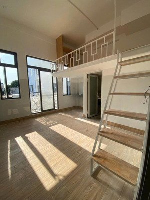 phòng mới xây rộng rãi sẵn máy lạnh cửa sổ to ngay chợ bình thành - bình hưng hòa b - bình tân