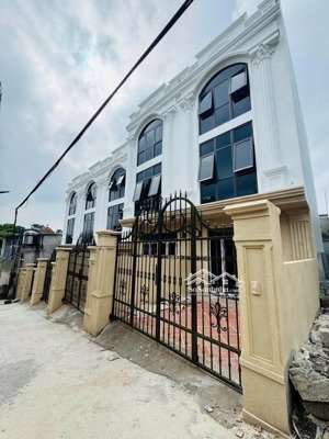 bán nhà 75m2 3.7tỷ tại phụng châu có sân cổng riêng, ô tô vào cửa