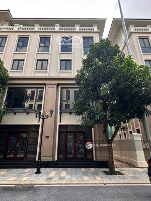 độc quyền xẻ khe vt đi thẳng chung cư, giá rẻ nhất thị trường