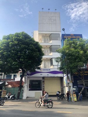 cho thuê nhà mặt tiền 60b đường hòa bình, phường 5 quận 11. diện tích 11x18m 1 trệt 4 lầu thang máy