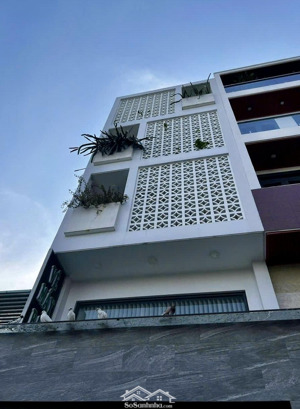 bán nhà p.6 - gần công viên làng hoa - vị trí trung tâm - hxh - 8tỷ95