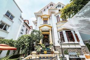 cho thuê vila sân vườn đường nguyễn văn hưởng thảo điền