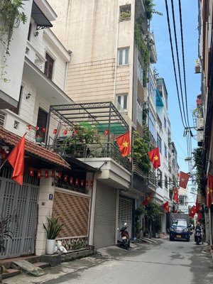 cầu giấy trung tâm nhà 50m2, 9 tỷ - ô tô đỗ cửa, an cư đầu tư đều tuyệt