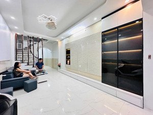 bán nhà riêng xuân thuỷ cầu giấy 42m 4 tầng lô góc 3 thoáng 50m ra phố ở ngay giá 15.6 tỷ