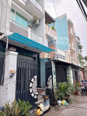 bán nhà 3 tầng,bình thạnh,xô viết nghệ tĩnh,hẻm xe hơi,55 m2,giá nhỉnh 8 tỷ.