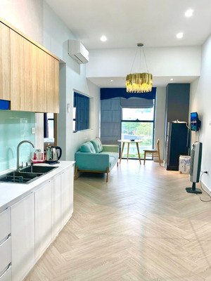 the sun avenue cho thuê căn studio 2pn full nội thất đẹp